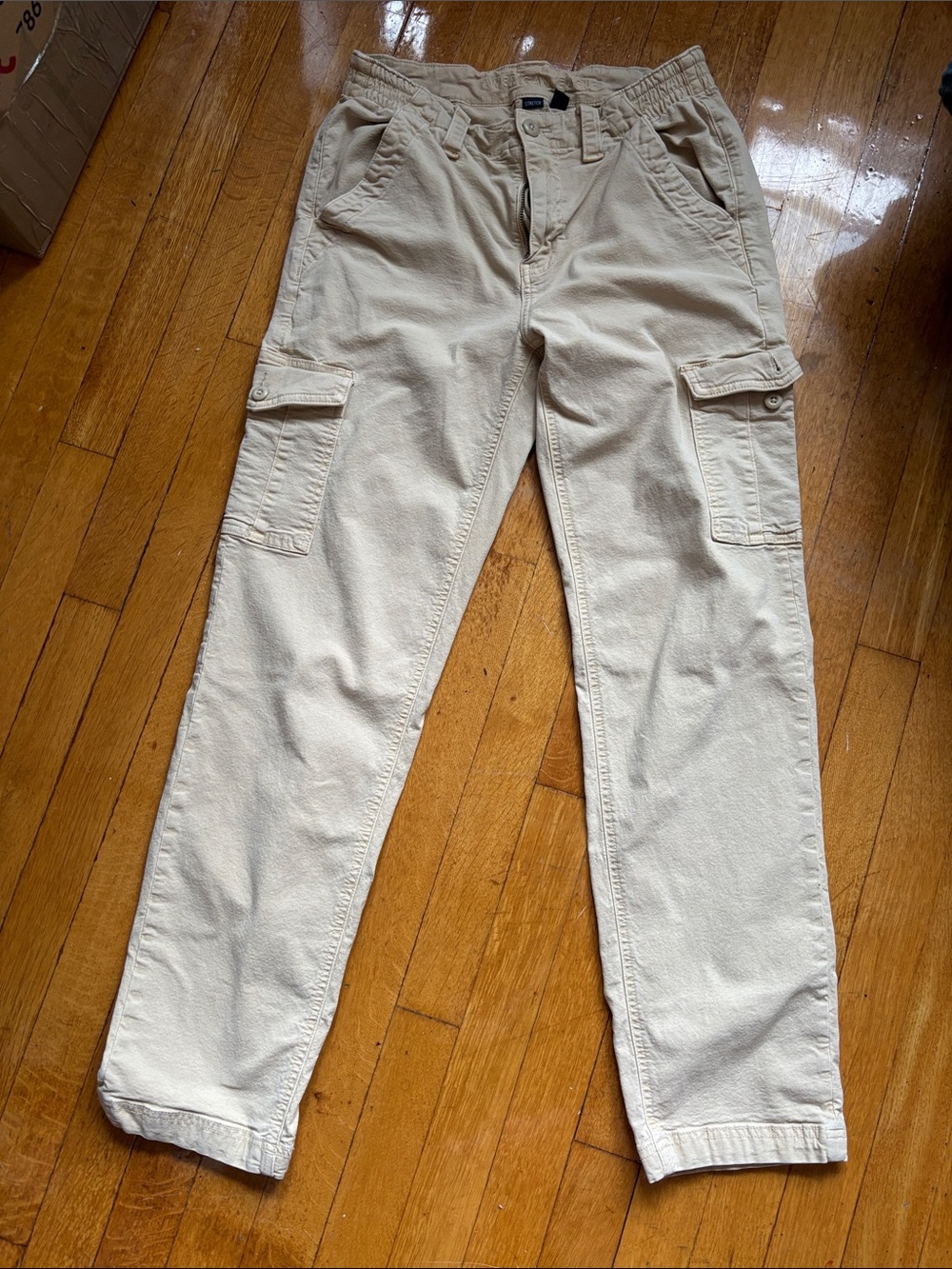 American Eagle Outfitters Cream Cargo Pants - Utility Fit